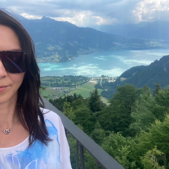 Hi, I'm Liz - Picture 1 of 1